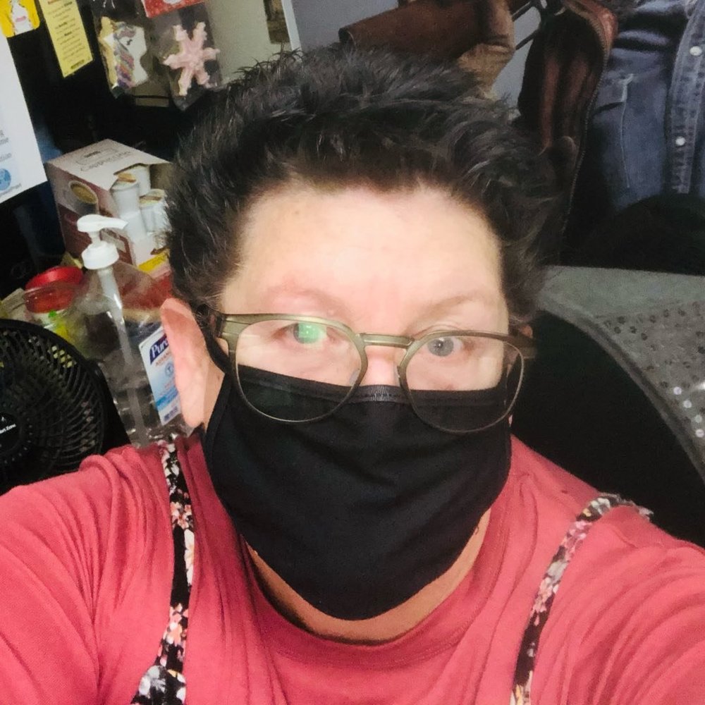 Meet your Posher, Cynthia